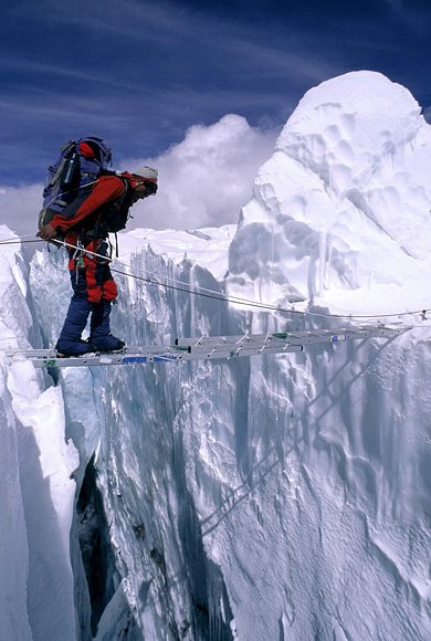 Ледник Кхумбу у подножия Эвереста
