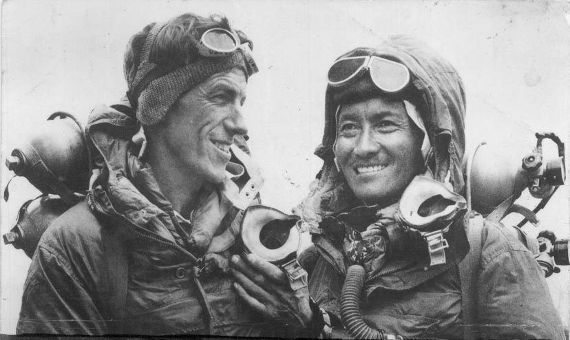 Эдмунд Хиллари и Тенцинг Норгей после покорения Эвереста в 1953 году.