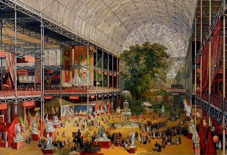 Первая Всемирная Выставка прошла в Лондоне в 1851 году; специально для нее в Гайд-парке построили Хрустальный дворец. Впоследствии здание перенесли в другое место, но до наших дней дворец не дожил.