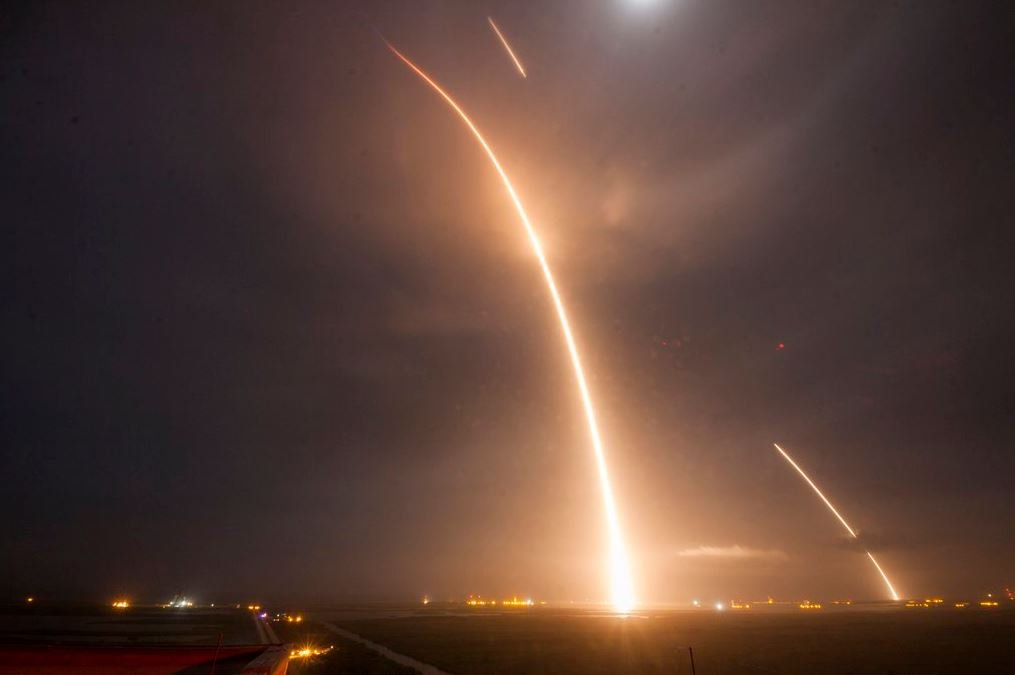 Falcon 9 SpaceX Илон Маск успешный старт запуск приземление вернулась на землю космос наука новости отвратительные мужики