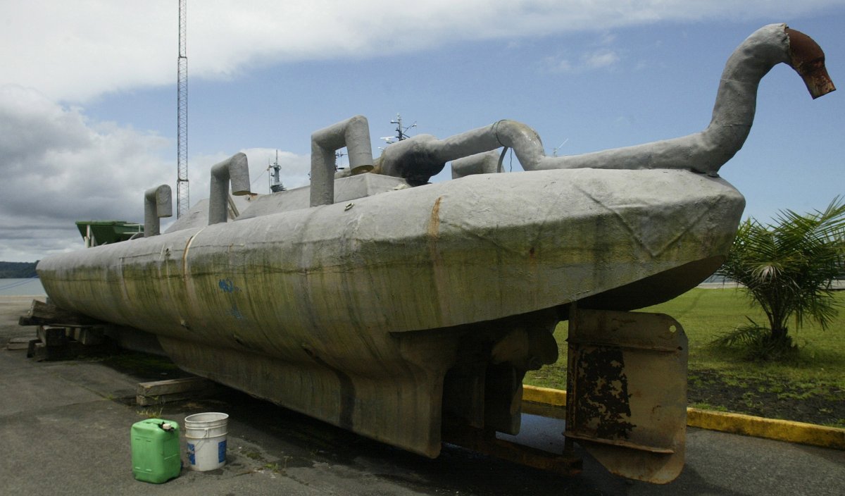 нарко-субмарины подводные лодки наркомафии контрабанда кокаина отвратительные мужики disgusting men
