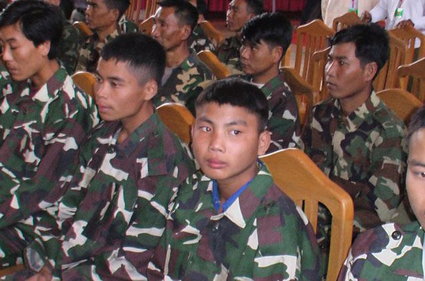 дети-солдаты малолетние солдаты несовершеннолетние в армии повстанцы отвратительные мужики disgusting men