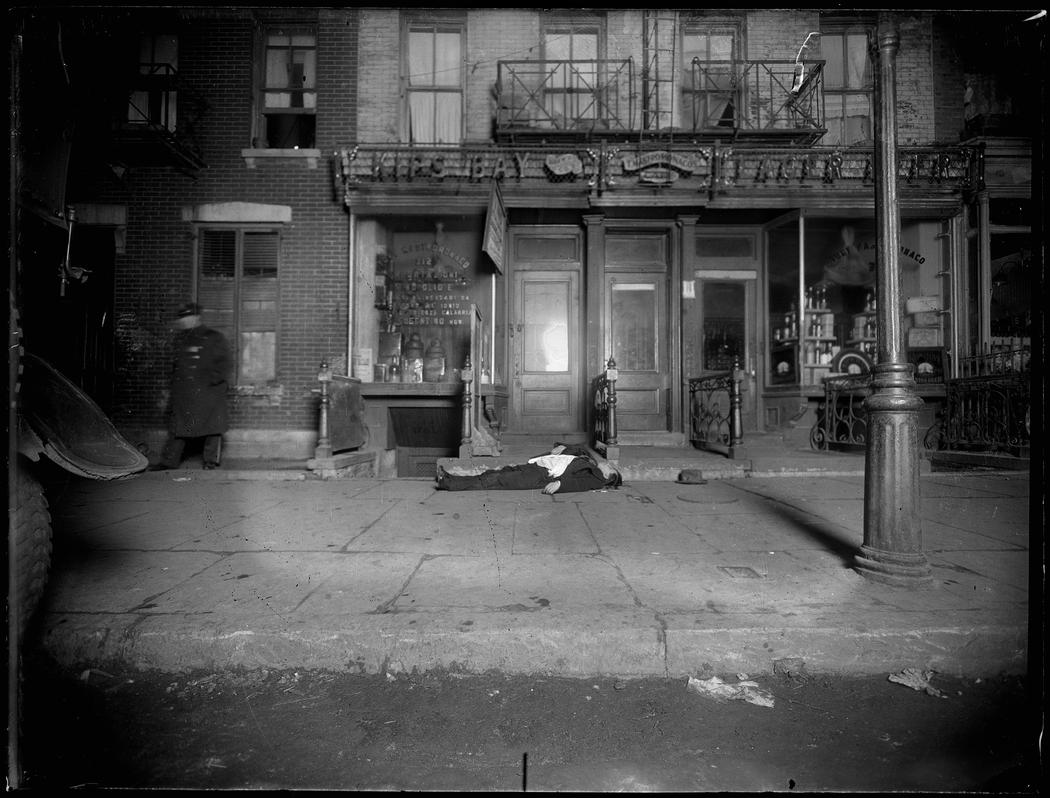 нуар фото с места убийств нью-йорк сухой закон криминал Murder In The City. New York, 1910-1920 отвратительные мужики disgusting men