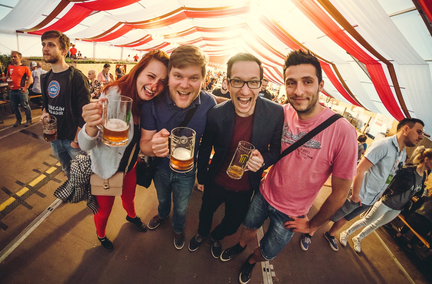 чешский пивной фестиваль прага пиво отвратительные мужики disgusting men