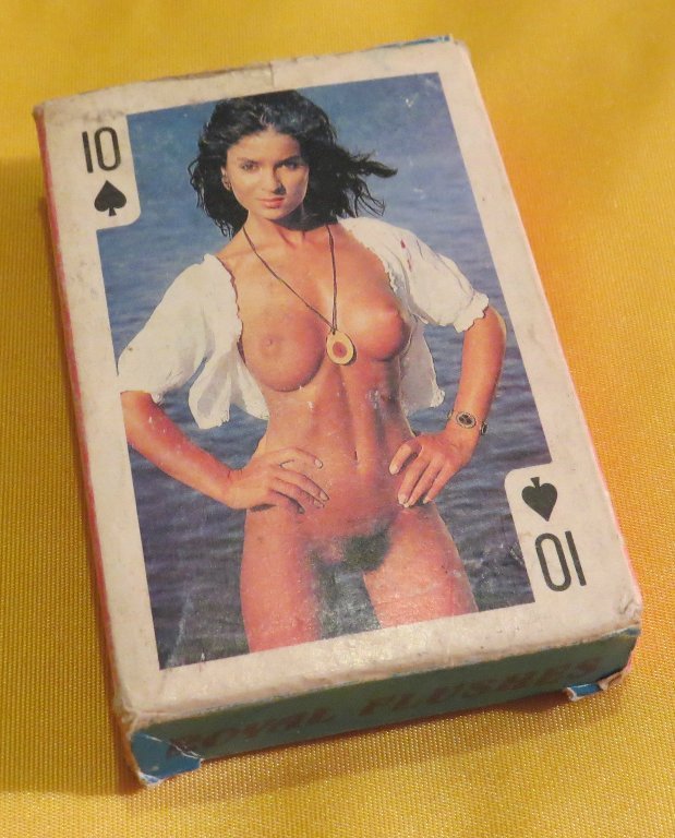 Эротические игральные карты.