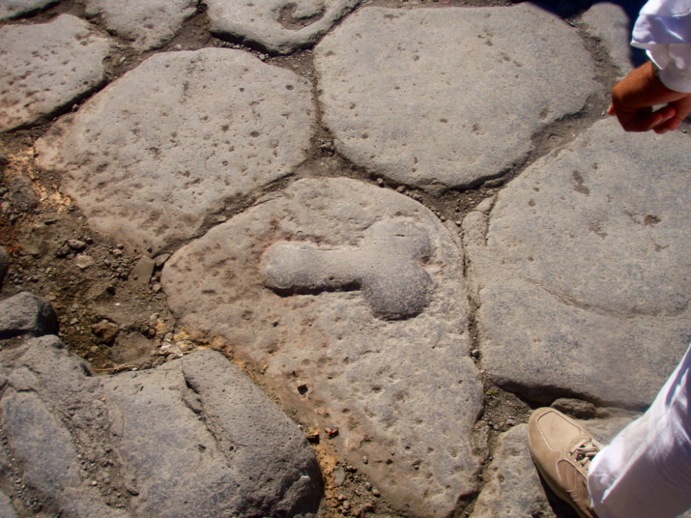 древнеримские бордели лупанарий следы в виде фаллосов