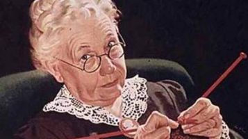 «Cударь, дрочим-с?». Пользователи Pornhub пожаловались на рекламу с блогером Давидычем