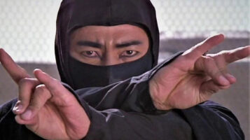 Люди в черном: ниндзя-эксплотейшн в японском и американском кино