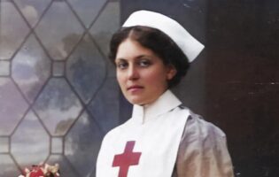 Как Вайолет Джессоп пережила катастрофы «Олимпика», «Титаника» и «Британника», став «непотопляемой мисс»