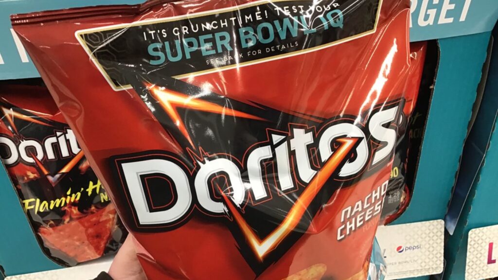 Полиция скрутила школьника из-за пачки чипсов