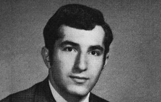 Так себе история Карла Гугасяна — хитроумного грабителя банков, попавшегося на любви к каратэ