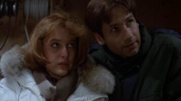 Жуки, маньяки и опасные вещи: 10 серий «Секретных материалов» для финального новогоднего марафона