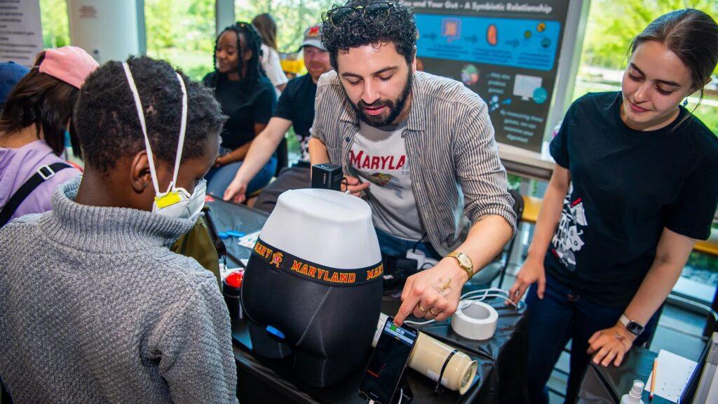 Как работает умное нижнее белье: датчики для мониторинга здоровья кишечника в 2026 году — умные трусы