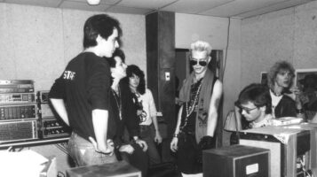 Случайные обзоры: документалка про Билли Айдола, парк «Голубино», настолка «Гвинт»