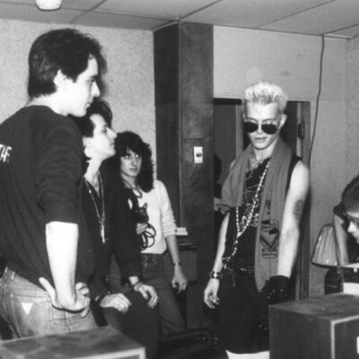 Случайные обзоры: документалка про Билли Айдола, парк «Голубино», настолка «Гвинт»