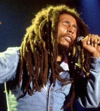 Понедельник начинается с дичи! На аукционе продают волосы Боба Марли