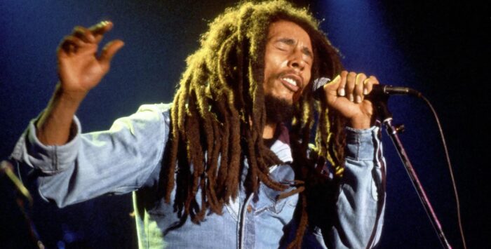Понедельник начинается с дичи! На аукционе продают волосы Боба Марли
