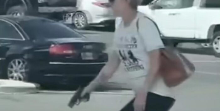 Понедельник начинается с дичи! «Stop! Or My Mom Will Shoot»