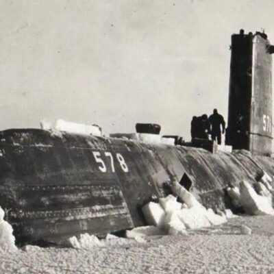 Вы — капитан подлодки на Северном полюсе в 1959 году: исторический тест о выживании под паковым льдом