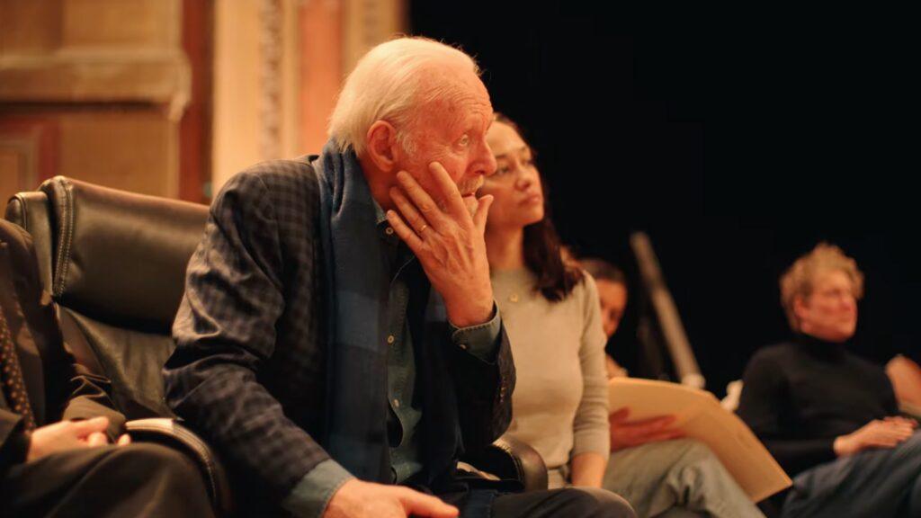 88-летний Энтони Хопкинс за роялем во время записи дебютного классического альбома Life is a Dream с оркестром Philharmonia.